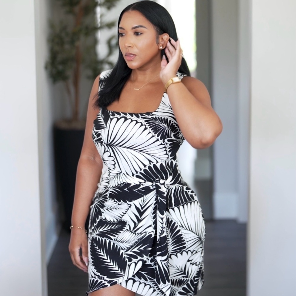 Express Printed Linen Blend Scoop Neck Tie Wrap Mini Sheath Dress (Size M)